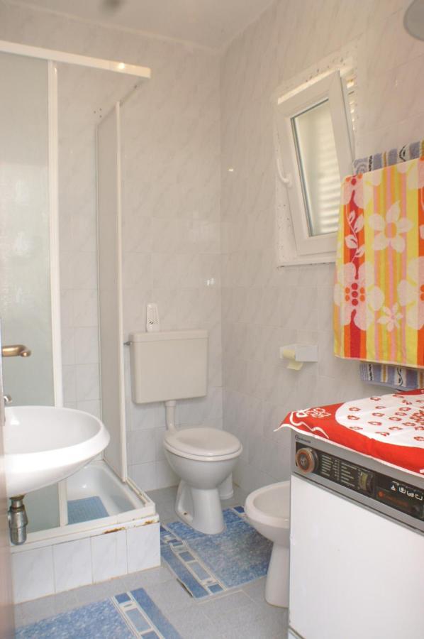 Apartment Zubovici 4125B Luaran gambar